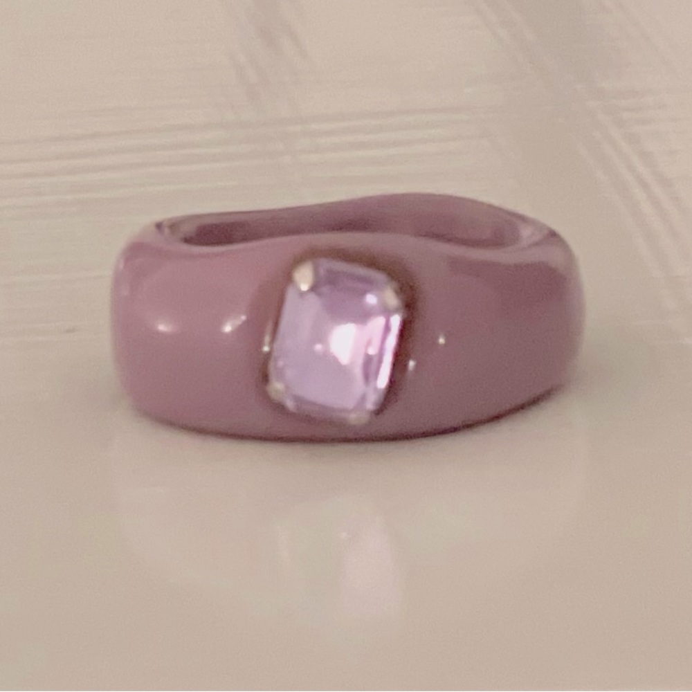 Vintage Lavender Lucite Ring with a Purple Emerald Cut Angled Cz Gem